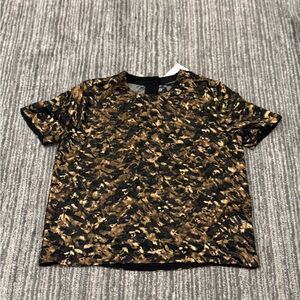 Women's Camouflage Print Tee - Black and Brown